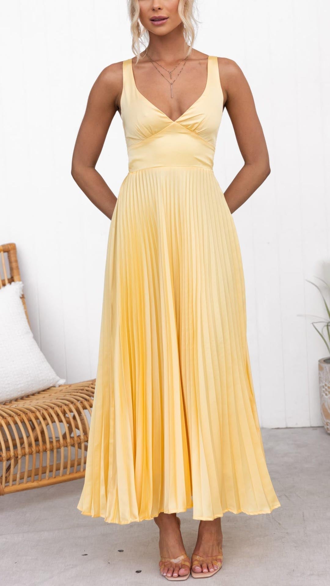 Léa™ | Robe longue plissée jaune à col en V