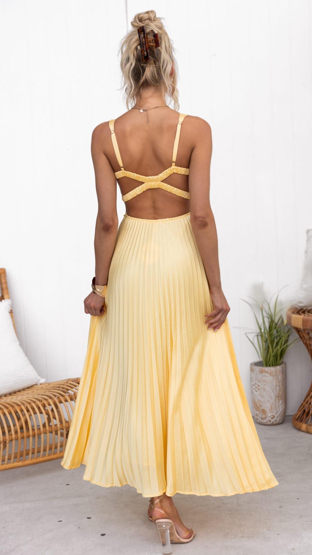Léa™ | Robe longue plissée jaune à col en V